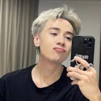 Q.Hùng