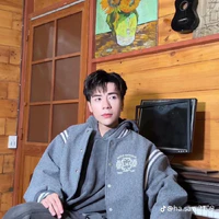 q.hùng