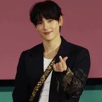 Yim Siwan(23 tuổi)