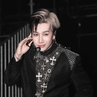 Hoàng Kim Long - Lou Hoàng