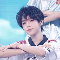 Vương Lỗ Kiệt_WLJ