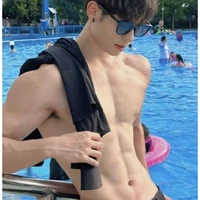 thầy dạy bơi