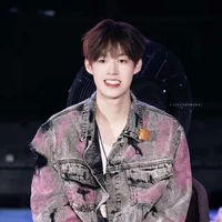 V.Húc(Giám Đốc nhà họ Kim)
