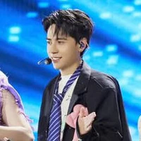 Quang Hùng MaterD