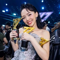 Nguyễn Khoa Tóc Tiên (cô)