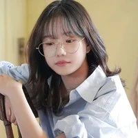 Jo Yuri( 22 tuổi )-Em