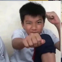 Anh hái thứ hiêu 