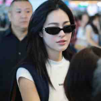 Lingling Kwong