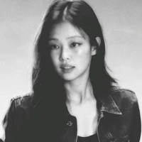 Kim Jennie- Em