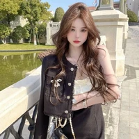 Hoàng Lục Ái Nhi [Chị 4 cô]