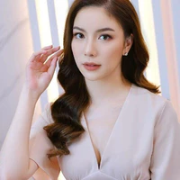 thợ trang điểm