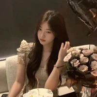 Kim Hoa - hầu riêng của em