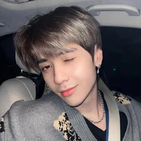 Q.Hùng