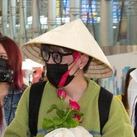 người đeo mặt nạ