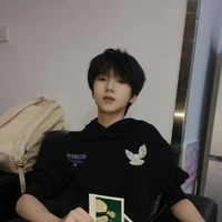 Nhiếp Vĩ Thần_hắn