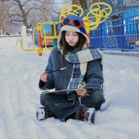 Yuan Yi Qi_Em