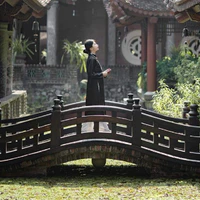 Bà út(tùy gia cảnh)