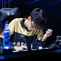 tứn kho_tấn khoa