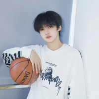Trương Dịch Nhiên"bé"