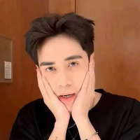Lê Quang Hùng (phone)