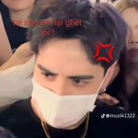 cô bé tác giả