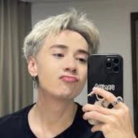 Lê Quang Hùng (phone)