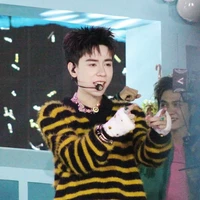 Q.Hùng