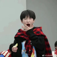 nhím ngầu lòi