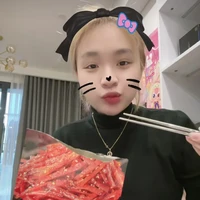 hello kitty ≽^•༚• ྀི≼