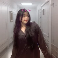 Kiều My(lớp phó trật tự)