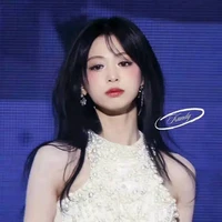 Jung Ahyeon (Yeon - Cô)