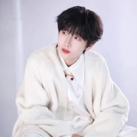 Nhiếp Vĩ Thần_Gã