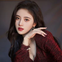 Hồng Thư(mẹ cô)