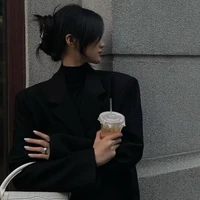Mẹ hắn, anh