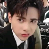 quang hùng