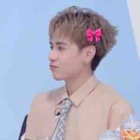 Q.Hùng