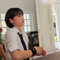 (quên tên r)