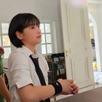 (quên tên r)