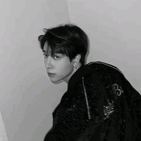 Nicky (18 tuổi)