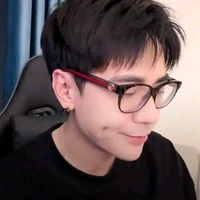 Quang Hùng (18 tuổi)