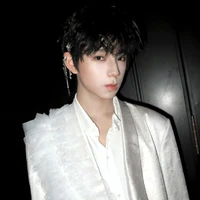 Vương Lỗ Kiệt( KingW)