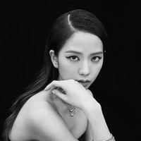 Kim Jisoo/chị/