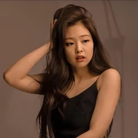 Jennie ( chị )
