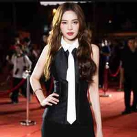 Lan Ngọc ( mẹ e)