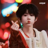 tác giả đẹp gái :)) 