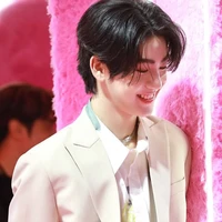 Almond Poomsuwan (anh)