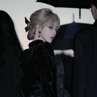 Mạc Hồng Vân/mẹ nuôi Hân