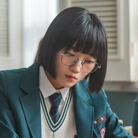 Choi Gyeong_Cô ta