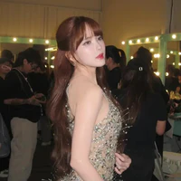 Thiều Bảo Trâm(chị)