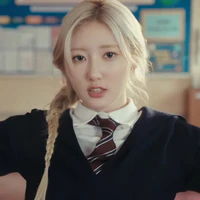 Hạ Lam ( 15 tuổi )